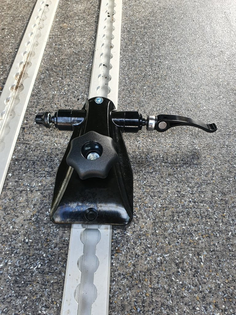 Adattatore universale per bicicletta per binari di linea