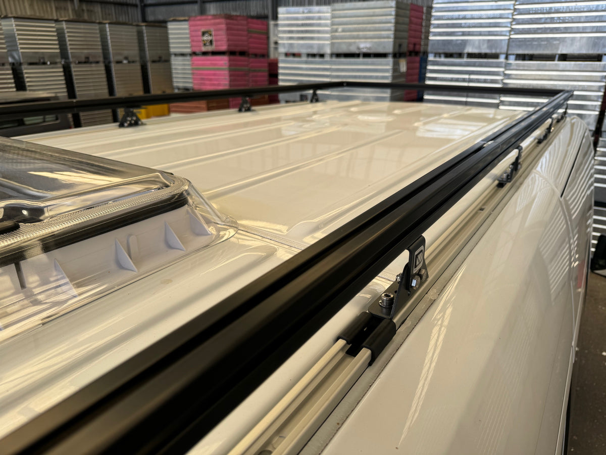 2Stk. MB Sprinter / Crafter Montagewinkel für Dachträger mit Gummiunterlage oder C-Schiene