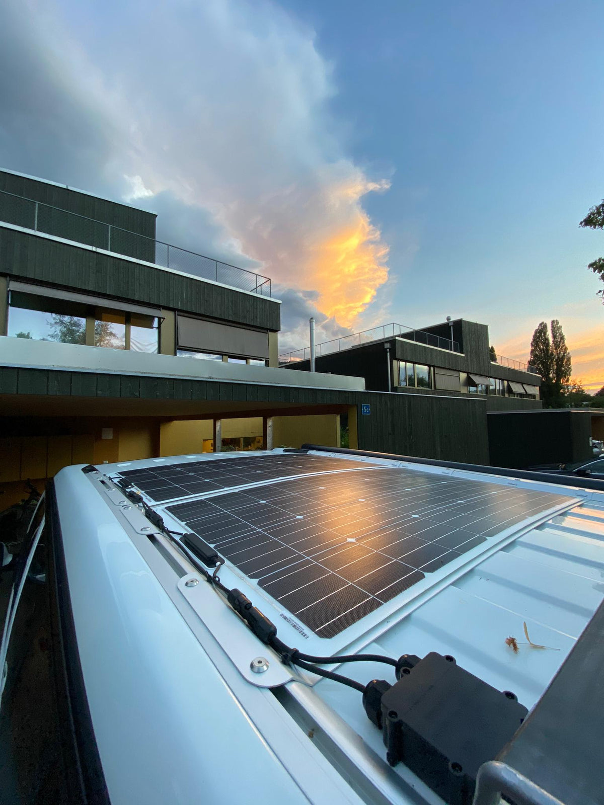 Sistema solare T5 / T6, kit da 135W / 270W per tetto pop-top in California, incluso regolatore di carica MPPT con Bluetooth
