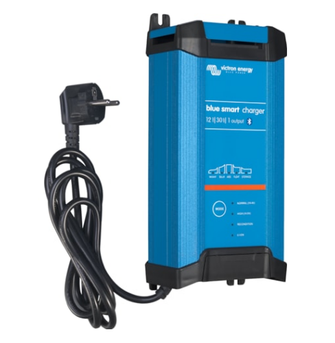 Victron Blue Smart Ladegerät 30 Ampere, inkl. Bluetooth und Schweizer Stecker, Blei / AGM / Lithium