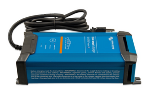 Victron Blue Smart Ladegerät 30 Ampere, inkl. Bluetooth und Schweizer Stecker, Blei / AGM / Lithium