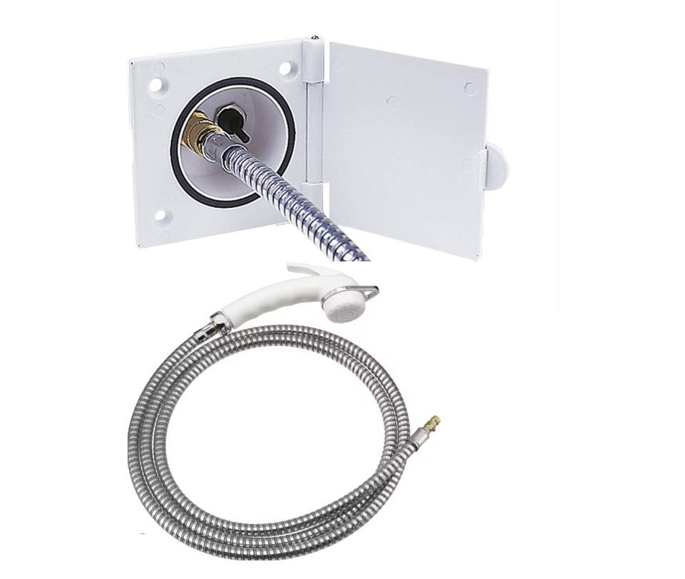 Prise d'eau avec garniture de douche et flexible, blanc