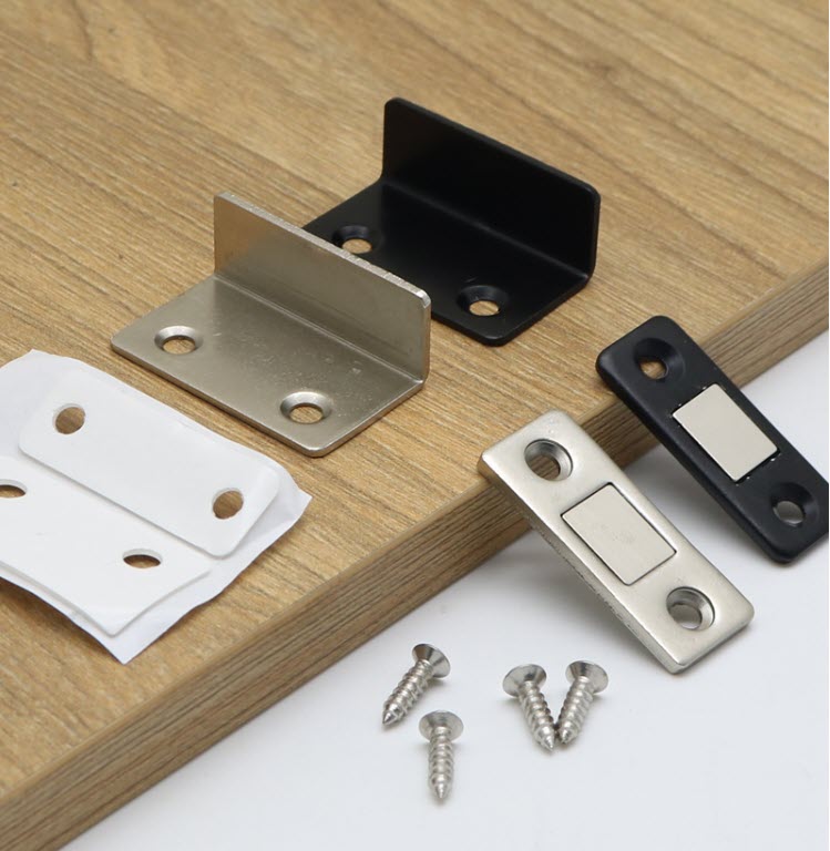 Magnet Schnapper / Türverschluss, schwarz oder silber