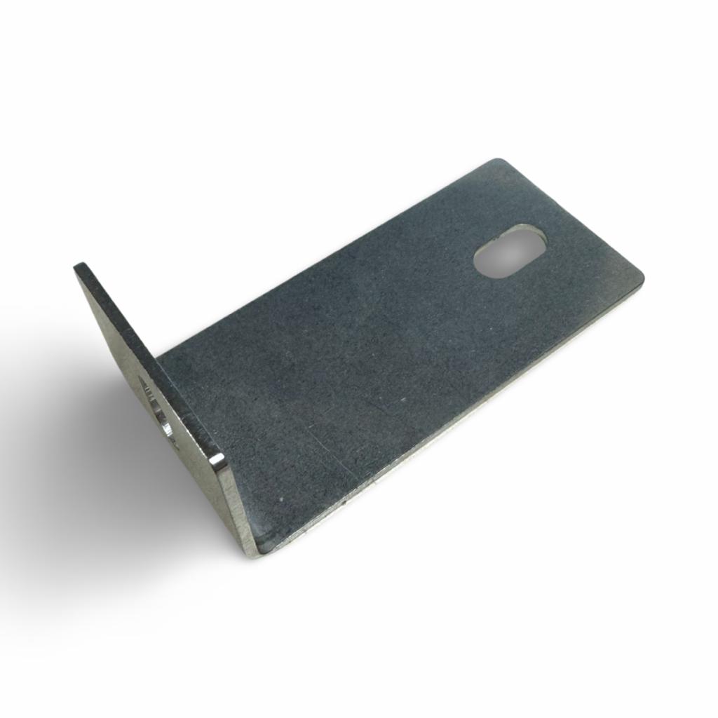 Equerre inoxydable pour la fixation de profilés en aluminium sur divers toits.