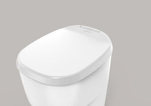 Laden Sie das Bild in den Galerie-Viewer, Clesana C1 – wasserlose Toilette mit L-Adapter