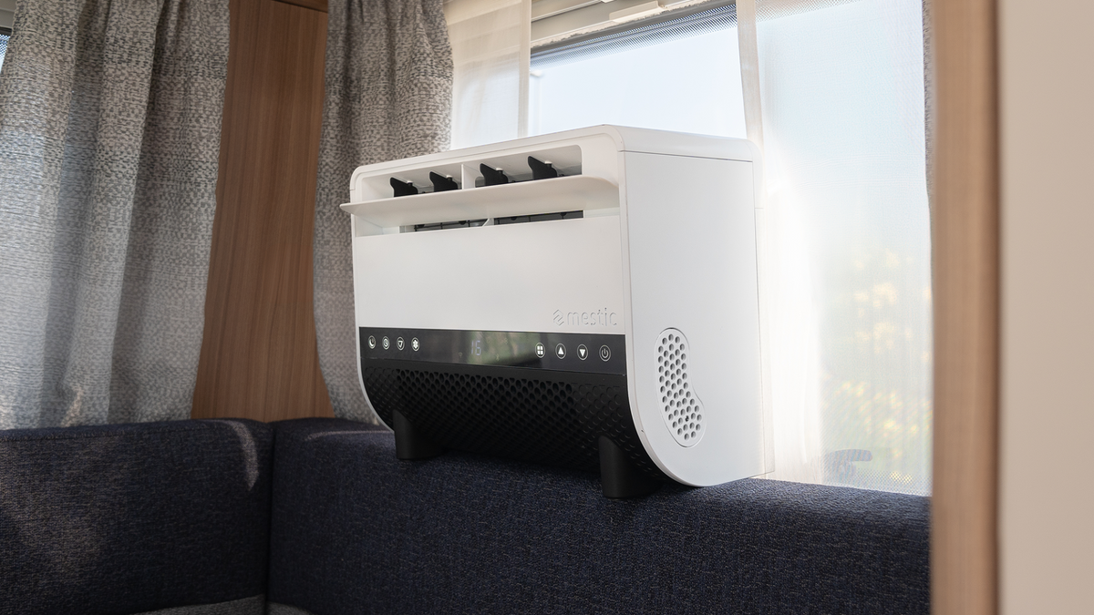 Mestic SPA-5100 montiert am Fenster