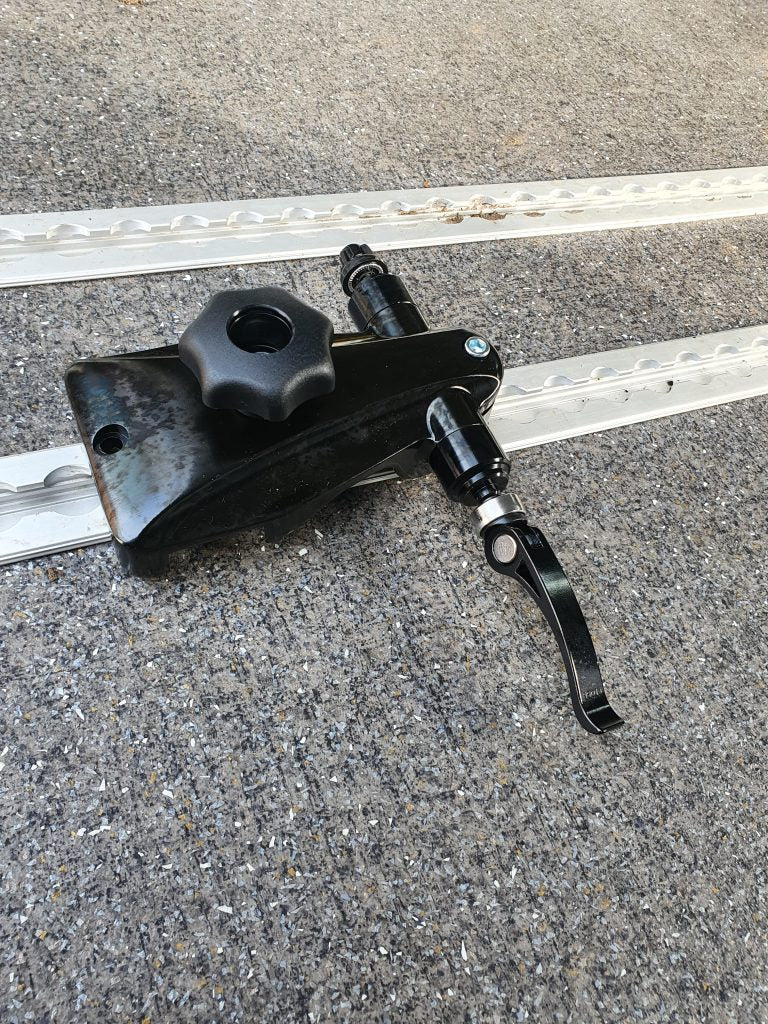 Adattatore universale per bicicletta per binari di linea