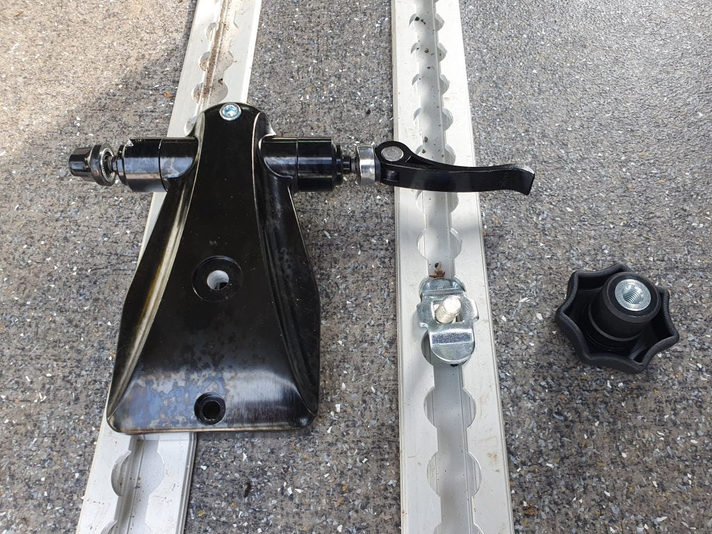 Adattatore universale per bicicletta per binari di linea