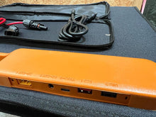 Laden Sie das Bild in den Galerie-Viewer, 100W Solar Faltkoffer mit USB und Laderegler Anschlussmöglichkeit