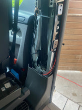 Laden Sie das Bild in den Galerie-Viewer, Ford Nugget Solaranlage, 135W / 270W Kit, inkl. MPPT Laderegler mit Bluetooth