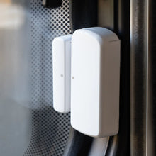 Laden Sie das Bild in den Galerie-Viewer, CarPro-Tec Fusion 4G LTE Van &amp; Kastenwagen Alarmanlage mit GPS-Ortung inkl. SIM-Karte &quot;VanLife Guard Set&quot;