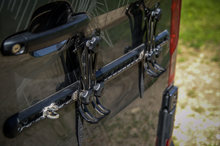 Laden Sie das Bild in den Galerie-Viewer, PUSHrack Veloträger / Fahrradträger für fast alle Kastenwagentypen, E-Bike tauglich
