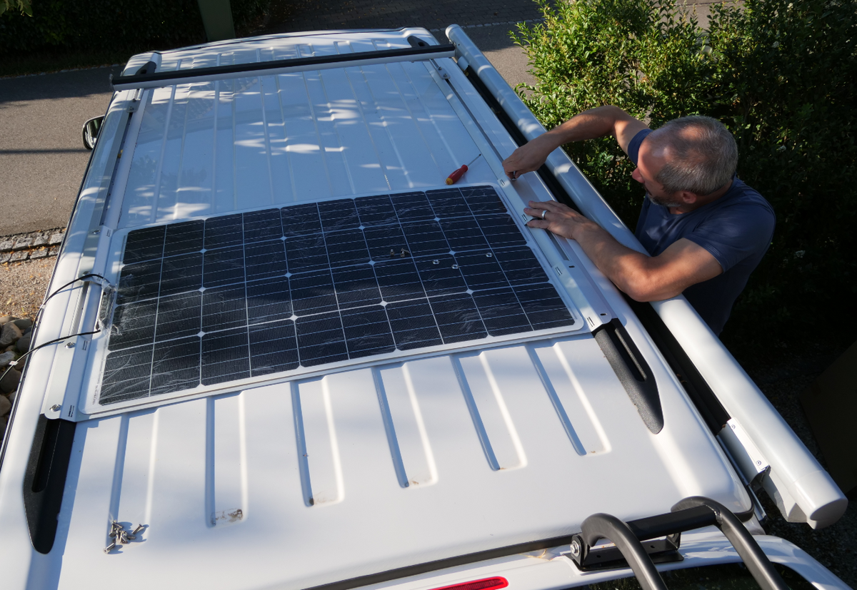 Sistema solare T5 / T6, kit da 135W / 270W per tetto pop-top in California, incluso regolatore di carica MPPT con Bluetooth