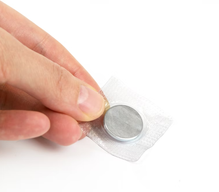 Einnähbare Magnete 18 x 2 mm eckig, hält ca. 1.9 kg (z.B. für Vorhänge)