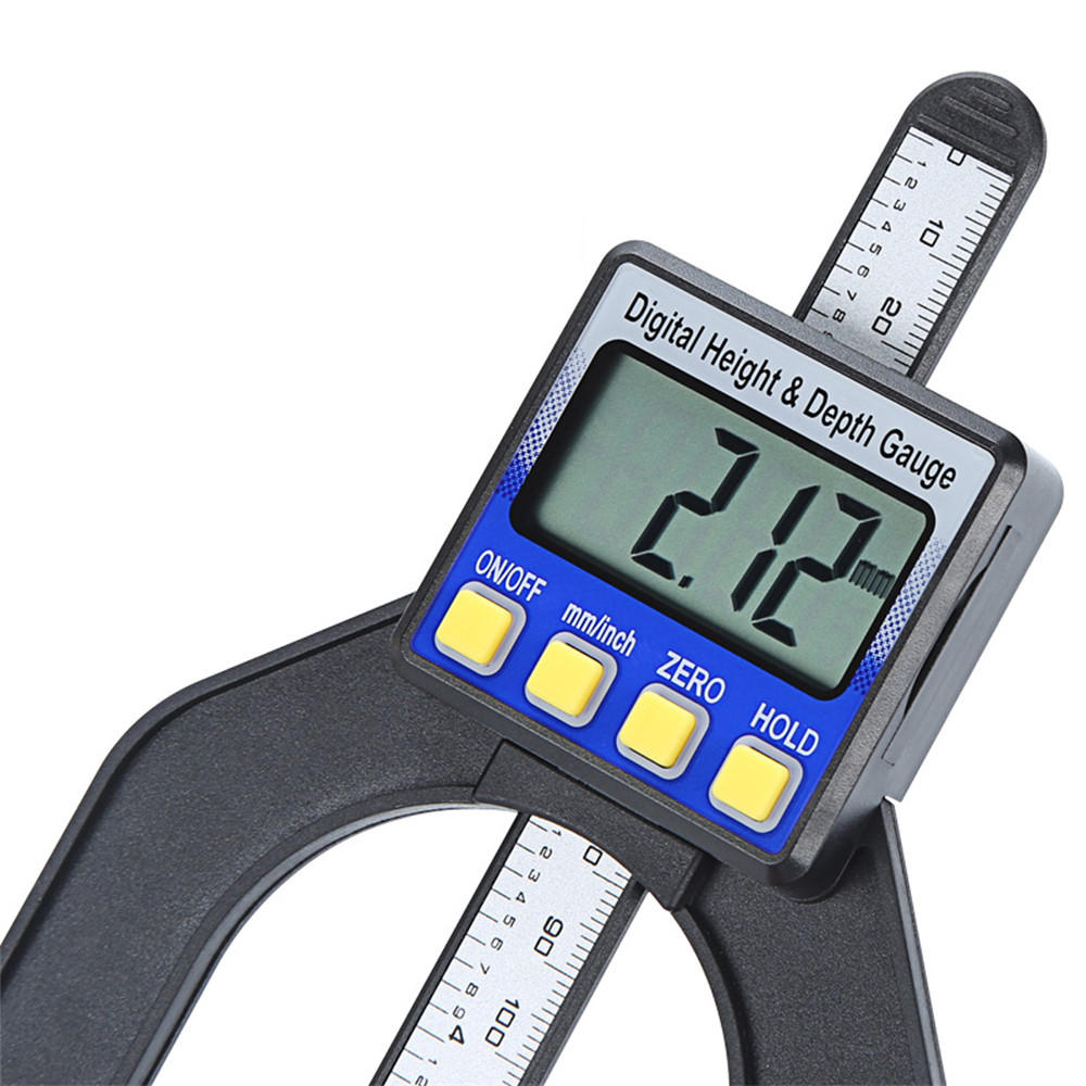 Digital height gauge / depth gauge for e.g. milling table saw ( depth gauge )