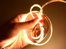 Laden Sie das Bild in den Galerie-Viewer, 12V LED Band selbstklebend, kürzbar, 8mm schmal, Warmweiss, 5m Rolle