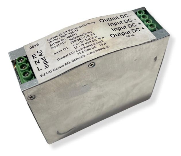 Vorrangschaltung 12V und 230V zu 12V, 230V ist priorisiert
